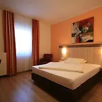 מלון Montana 3*