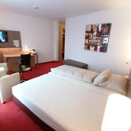 Montana Hotell 3*