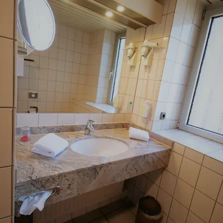 Hotell Montana 3*
