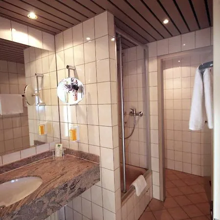 Montana Hotell 3*