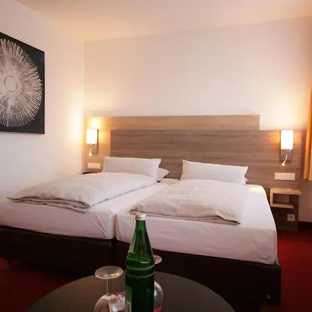 Montana Hotell 3*